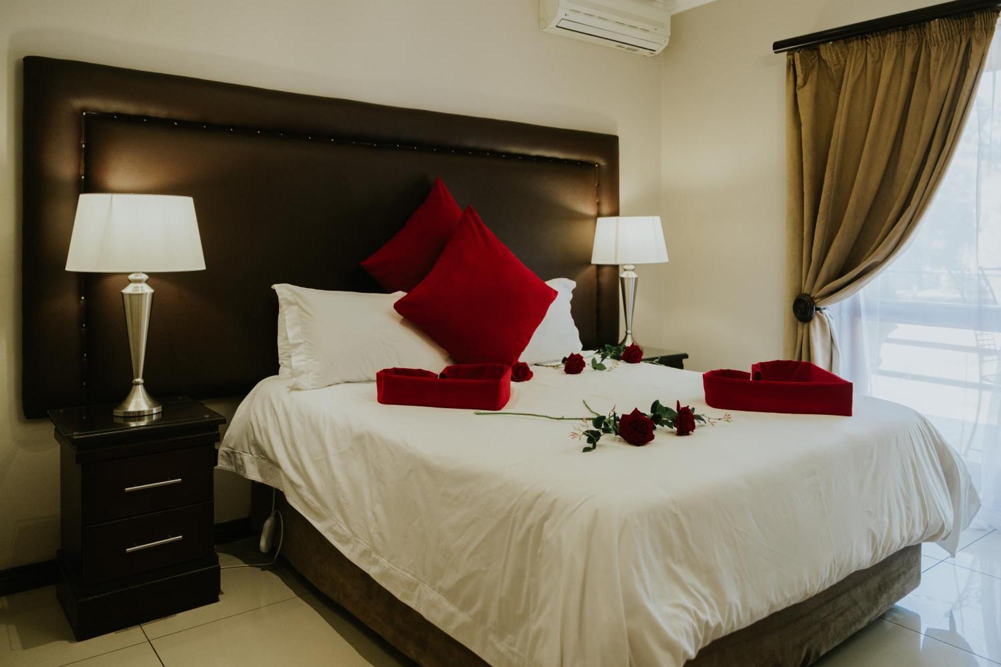 Le Grand Chateau Hotel Парейс Экстерьер фото